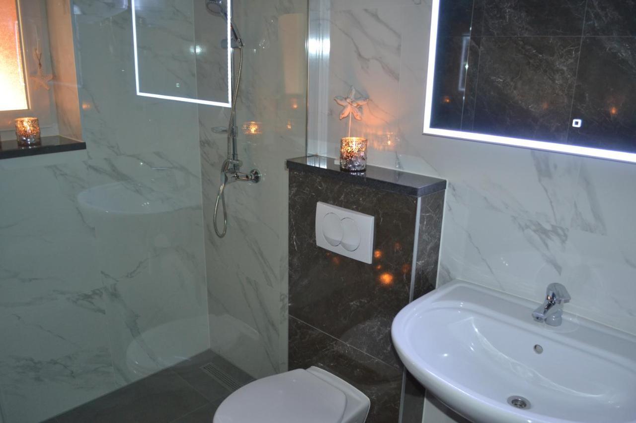 Apartments Rem Novalja Ngoại thất bức ảnh