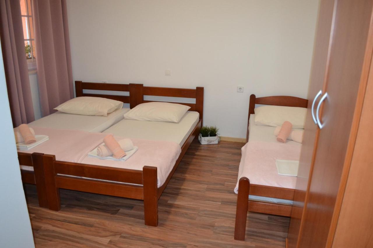 Apartments Rem Novalja Ngoại thất bức ảnh