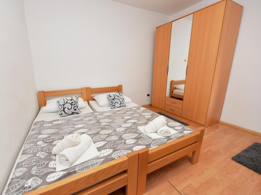 Apartments Rem Novalja Ngoại thất bức ảnh