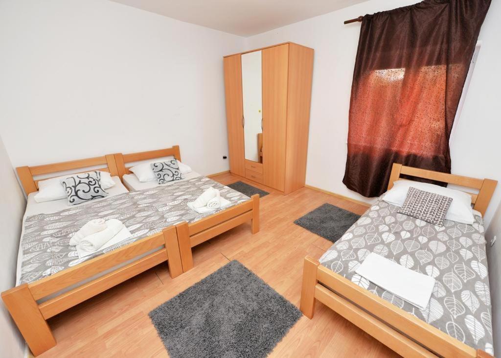 Apartments Rem Novalja Ngoại thất bức ảnh