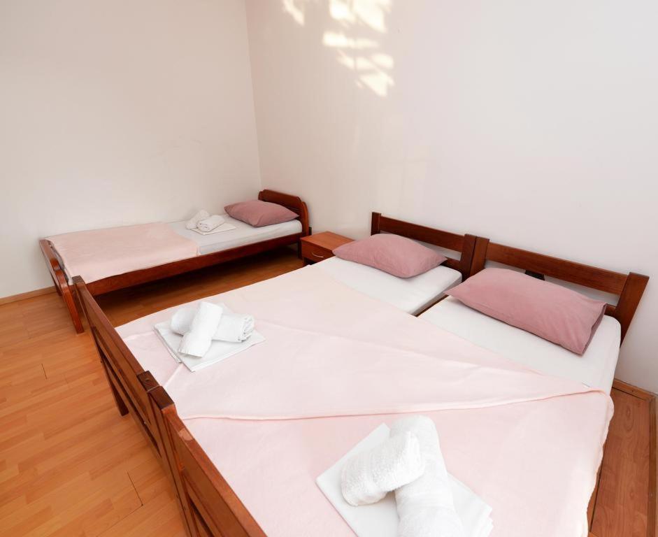 Apartments Rem Novalja Ngoại thất bức ảnh